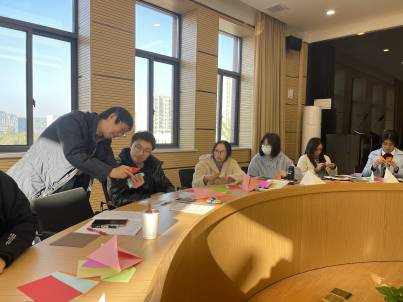 图4陆教授指导老师折纸(1).jpg