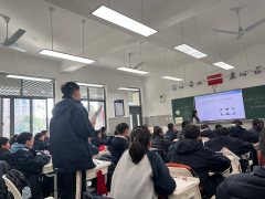 图片8 学生回答解题思路(1).png