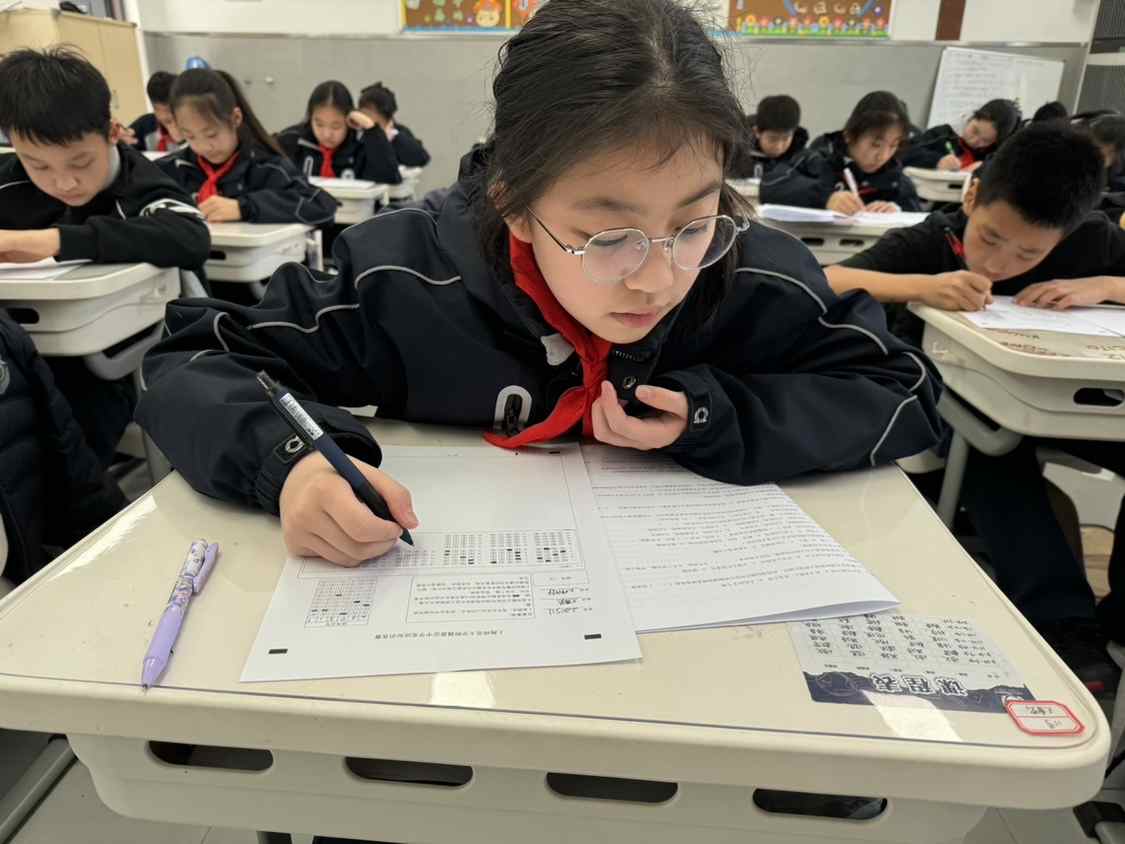 图片2-7    65班”争做宪法小卫士“知识竞赛(1).jpg